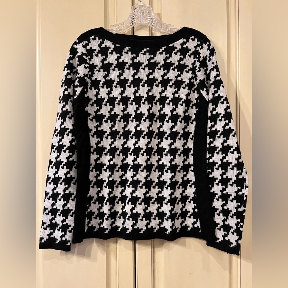 The Limited Houndstooth Sweater Size Small, Great Condition, Black Side Panels